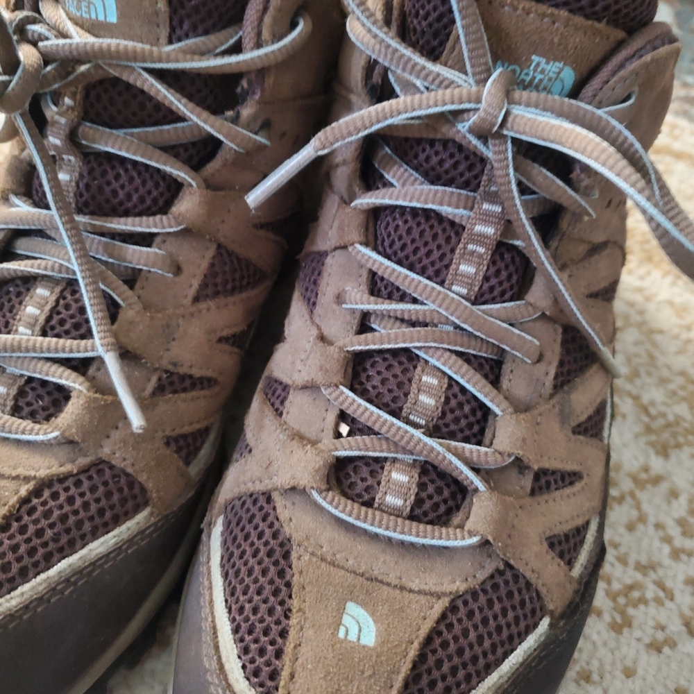 THE NORTH FACE Women's Hydroseal Waterproof Hiking Boots 8.5 - Picture 3 of 11